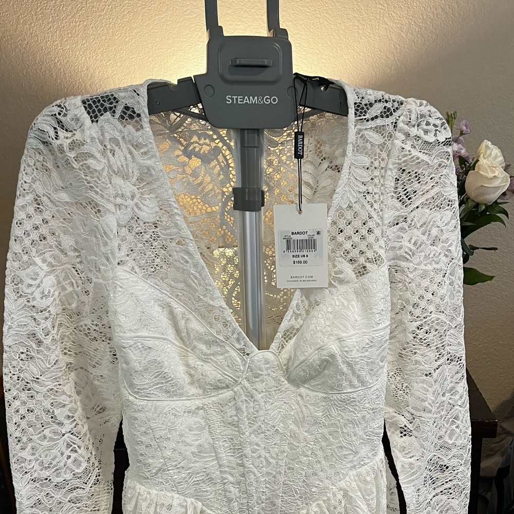 Lace corset, v-neckline, Ivory bridal dress by BARDOT.